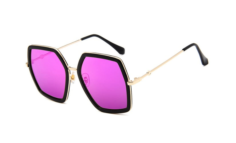 Timeless Chic Vintage Sunglasses – Style That Shines All Season