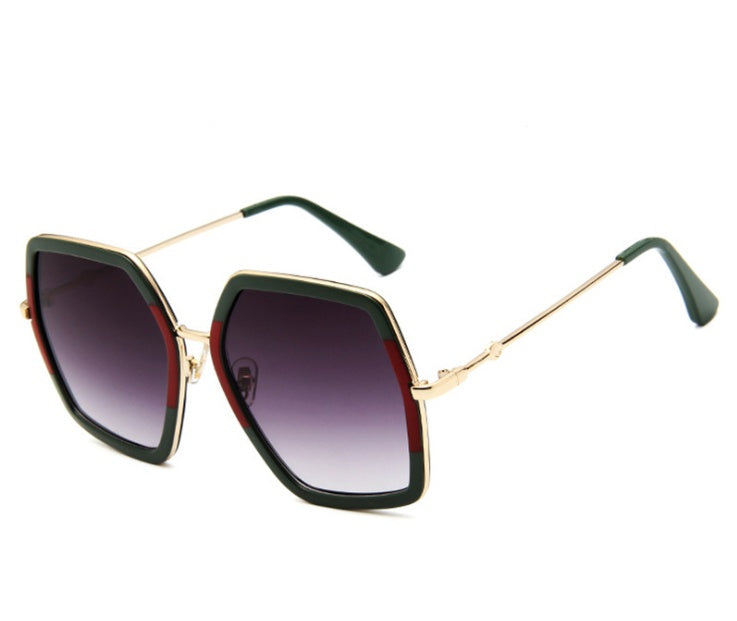 Timeless Chic Vintage Sunglasses – Style That Shines All Season